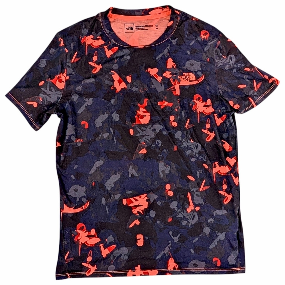 The North Face Wander T-Shirt Womens Medium Short Sleeve Camo Black Coral Hiking